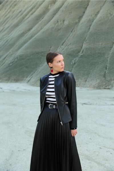 Kadın Siyah İki Cepli Deri Kısa Ceket Siyah