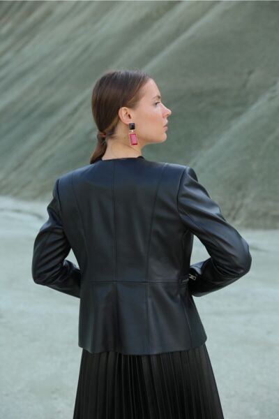 Kadın Siyah İki Cepli Deri Kısa Ceket Siyah - 42