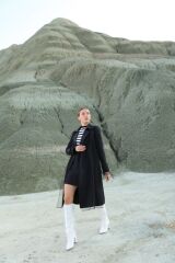 Tül Detaylı Siyah Trençkot