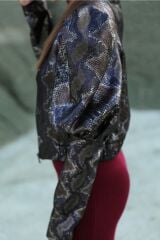 Yılan Derisi Desenli Deri Ceket