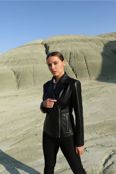 Kadın Siyah Üç Fermuarlı Deri Kısa Ceket