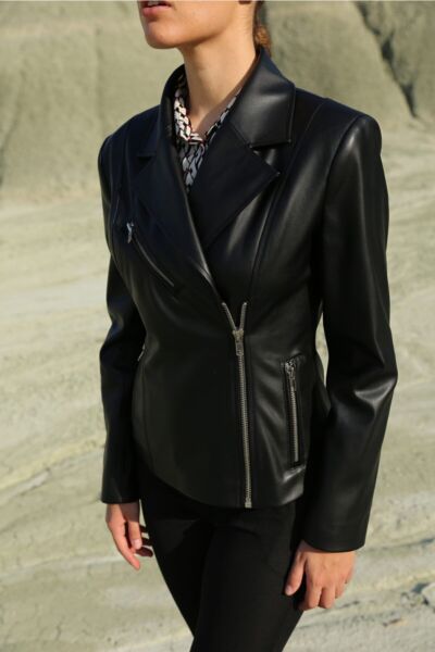 Kadın Siyah Üç Fermuarlı Deri Kısa Ceket Siyah - 38