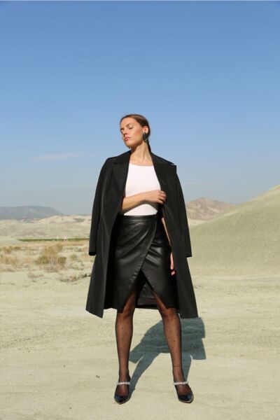 Kadın Siyah Yırtmaç Detaylı Deri Etek Siyah - 36