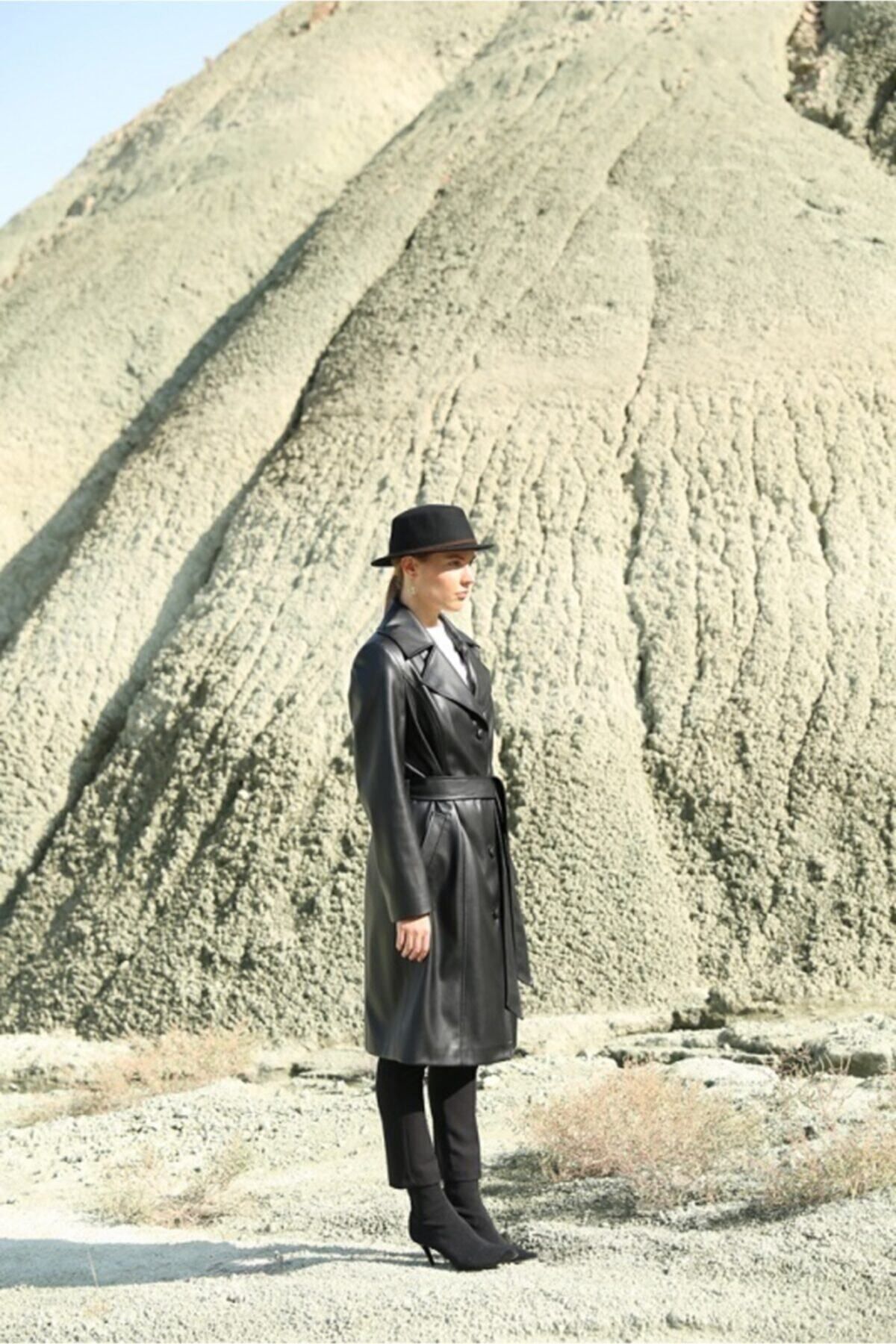 Deri Düğme Detaylı Trençkot Siyah - 40