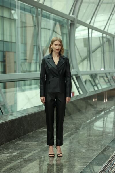 Kısa Blazer Deri Ceket