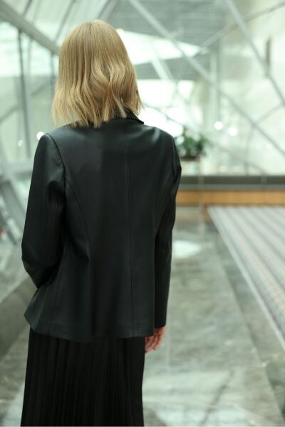 Kısa Blazer Deri Ceket
