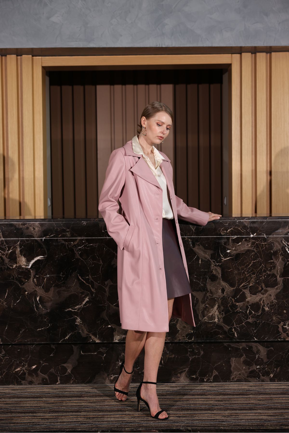 Pembe Deri Uzun Trençkot